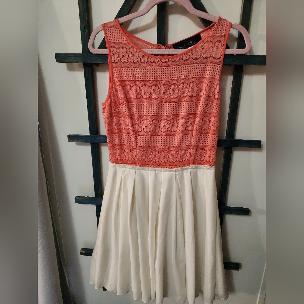 Blue Rain sweetheart knee length dress size M. Coral and light cream laced
